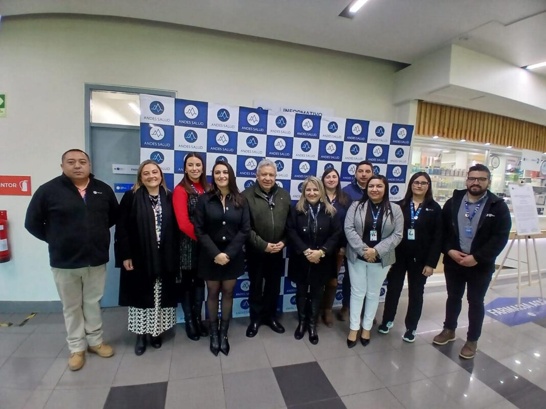 equipos-Fonasa-y-Clinica-1068x801